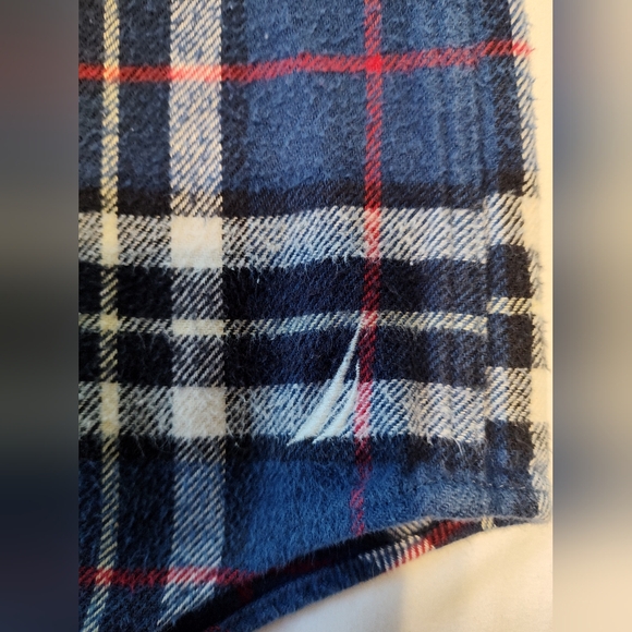 NAUTICA Men's Button Up Flannel Shirt. Size XL. Long Sleeves. - Picture 2 of 7